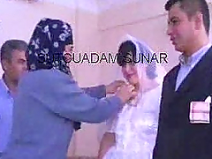 Chubby Turk chick sucks a cock and takes it in her meaty pussy
