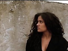 Sexy Salma Hayek Showing Her Incredible Legs